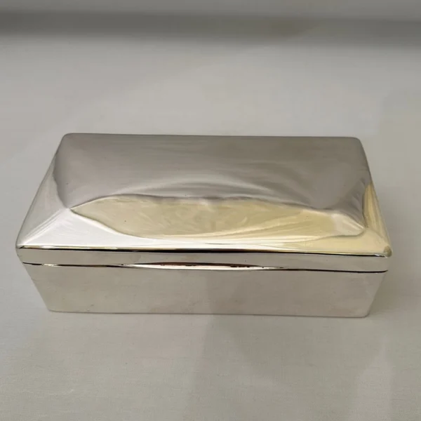 Antica scatola in argento originaria inglese
