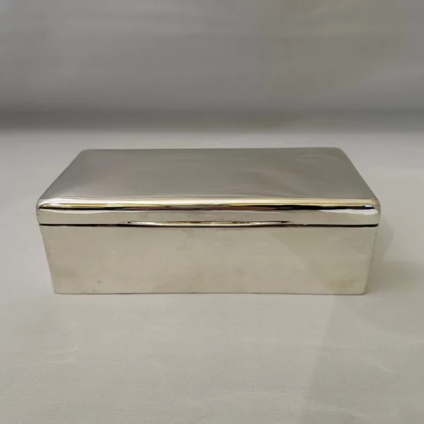 Antica scatola in argento originaria inglese
