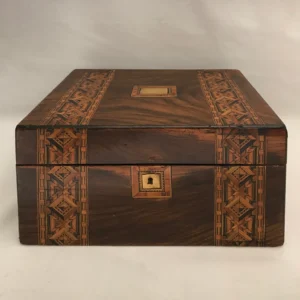 Antica scatola in legno intarsiata inglese