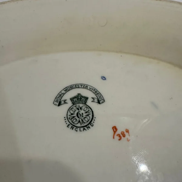 Antica zuppiera in ceramica