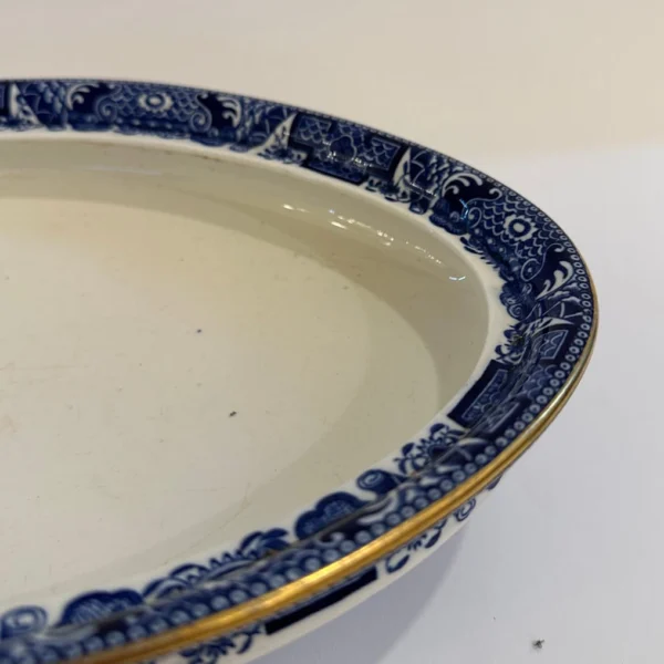 Antica zuppiera in ceramica